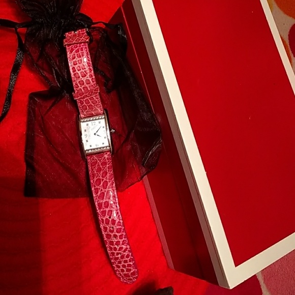 Authentic Ladies Coach face- pearl/real diamonds - Picture 3 of 8